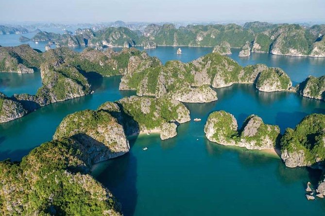 1 Day Boat Tour: HaLong Bay, Lan Ha Bay, Natural Beach and Full Moon Party - The guide experience: commentary + navigation that matters