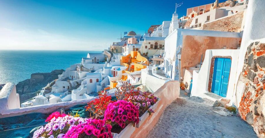 1-Day Boat Trip: Santorini Volcano, Thirassia & Oia Sunset - From Athinios to Nea Kameni: why the volcano part is the star