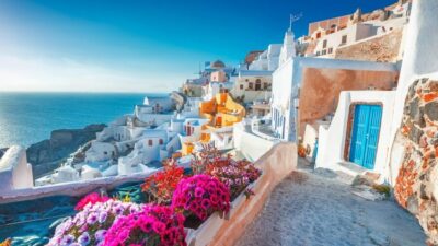 1-Day Boat Trip: Santorini Volcano, Thirassia & Oia Sunset - Hot springs in green sulfur water: fun, smelly, and very memorable