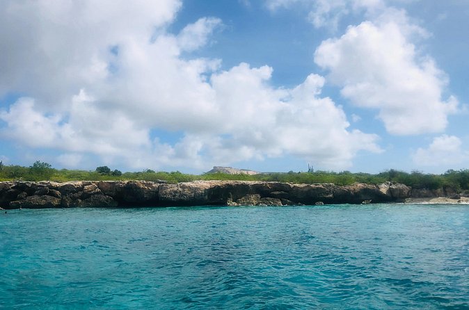 2 hour private boat tour - Spanish Waters, Swim Stop & Boarding - Price and value: what $265 per group really buys you