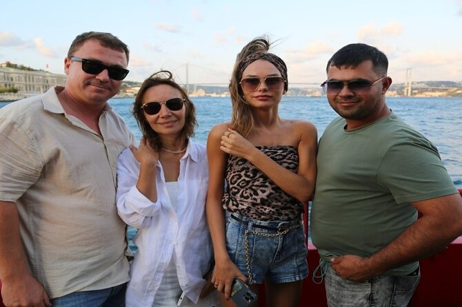 2 Hours Bosphorus Cruise Boat Tour in Istanbul - Fortress and Palaces on the Asian Side: Rumelihisarı and Beylerbeyi