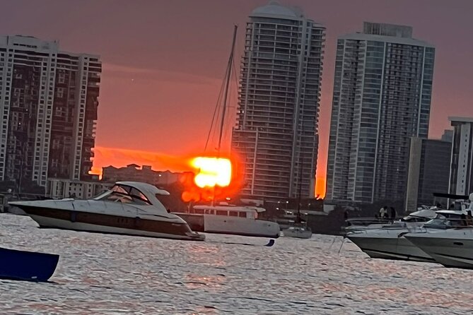 2-Hours Private Miami Boat Tour With Champagne - Miami River to the bay: restaurants, casinos, and big-ship views