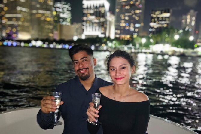 2 hrs Miami Private Boat Tour with Cooler, Ice, Bluetooth Stereo - Meeting point reality: how not to lose your reservation time