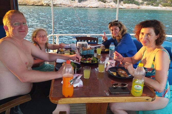 3-Hour Private Sunset Boat Tour With Dinner in Bodrum - The core idea: a 3-hour private sunset plan in Bodrum