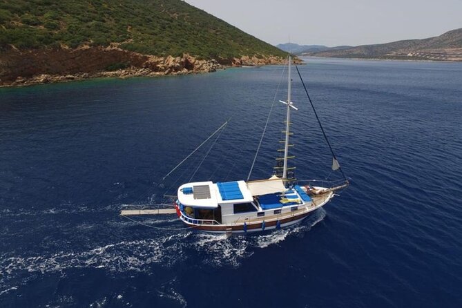 3-Hour Private Sunset Boat Tour With Dinner in Bodrum - Akvaryum Bay dinner time: the calm-water part of the evening