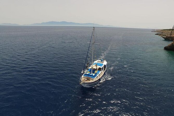 3-Hour Private Sunset Boat Tour With Dinner in Bodrum - Boat comfort and the crew vibe under Captain Yusuf