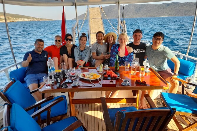 3-Hour Private Sunset Boat Tour With Dinner in Bodrum - Practical logistics: meeting point, timing window, and what to wear