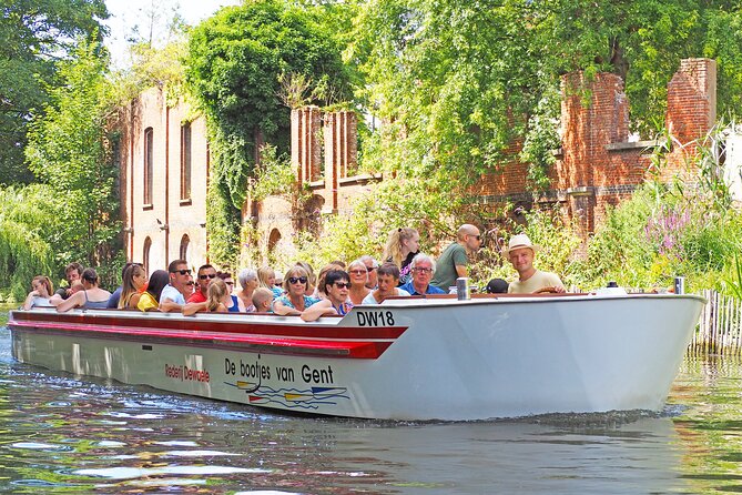 40-Minute Guided boat trip in medieval Ghent - Boat Comfort: Roof Options, Shade, and Sitting Still