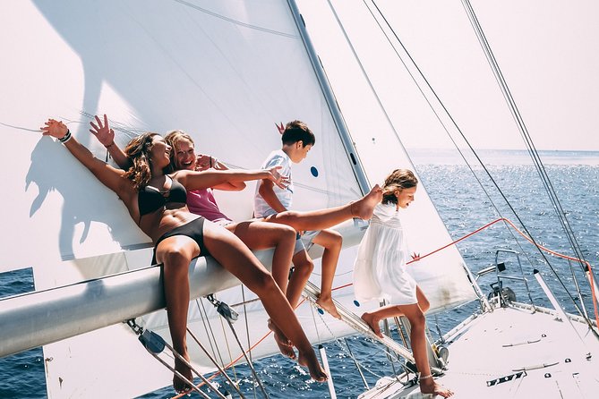 4h Private Boat Tour - Sailing, Swimming and Sunbathing - The water break: swimming and sunbathing where the locals go