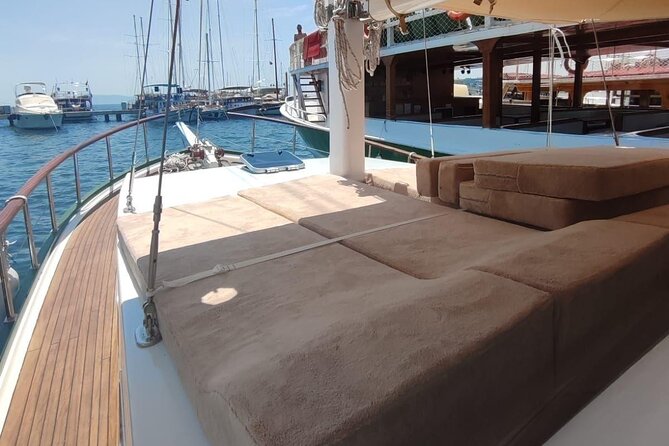 6 Hours Private Charter Boat Tour with Lunch in Bodrum - Crew and hospitality: friendly service, varying English, and helpful touches