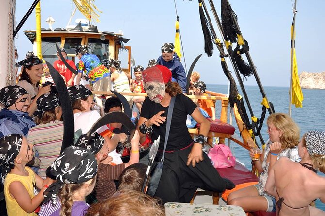 Alanya All Inclusive Pirate Boat Trip With Hotel Transfer - Onboard Comfort: Toilets, Showers, and the Small Stuff That Matters