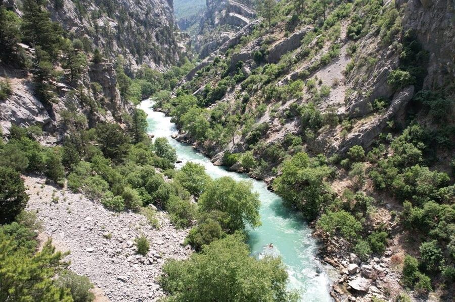 Alanya: Green Canyon Boat Trip with Lunch and Hotel Pickup - The guide experience: languages on paper vs. what you may hear