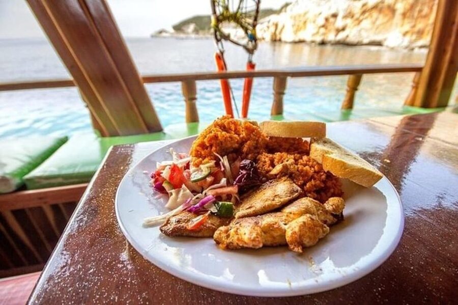Alanya: Pirates Boat Trip with Lunch and Hotel Pickup - Ulas Beach and snorkel time: where the water quality pays off