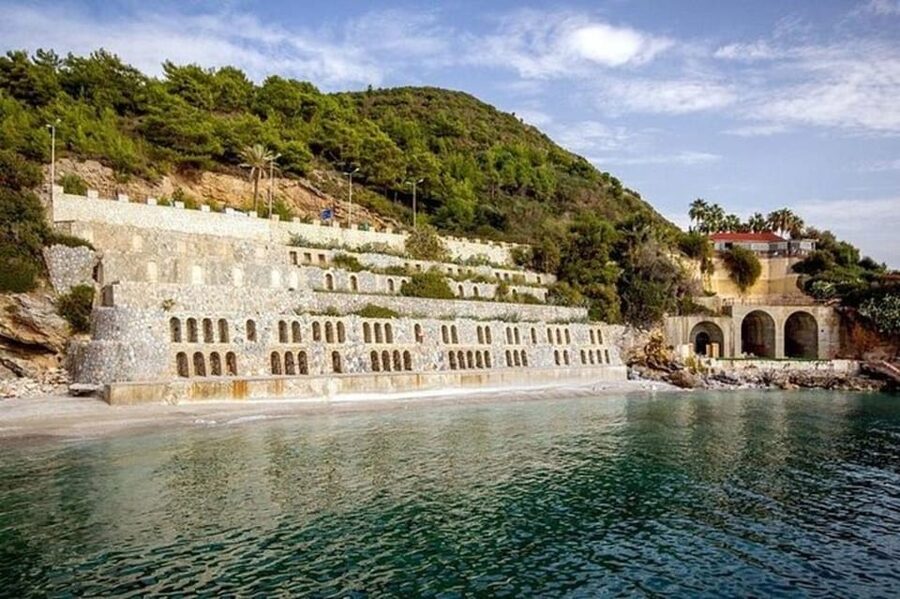 Alanya: Pirates Boat Trip with Lunch and Hotel Pickup - Crew energy, music, and the little service details