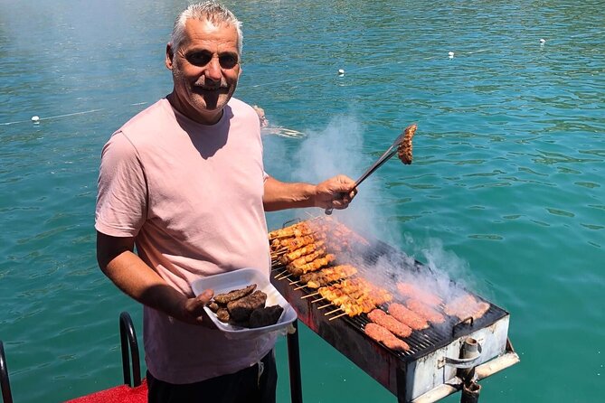 Alanya Relaxing Boat Tour with Lunch, Soft Drinks & Transfer - Turkish Lunch at Sea: What’s Included (and What That Means for You)