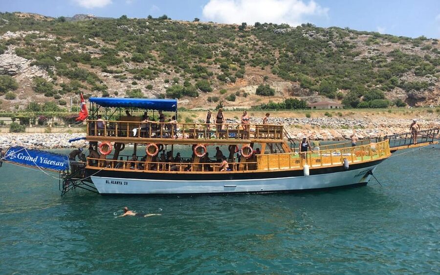 Alanya Relaxing Family Boat Tour Without Foam And Loud Music - Key highlights at a glance