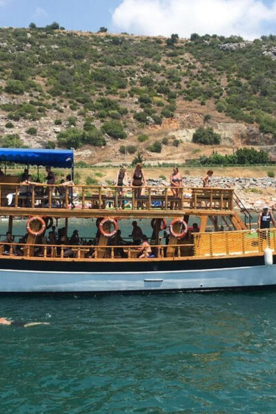 Alanya Relaxing Family Boat Tour Without Foam And Loud Music - Boat comfort you can feel: sunbeds, space, and how it works with families