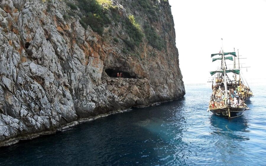 Alanya Relaxing Family Boat Tour Without Foam And Loud Music - Who this boat tour suits best (and who should skip it)