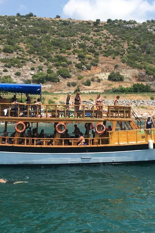 Alanya Relaxing Family Boat Tour Without Foam And Loud Music - Boat comfort you can feel: sunbeds, space, and how it works with families