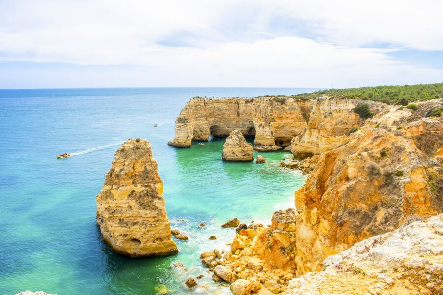 Albufeira: Benagil Caves & Dolphin Watching Speed Boat Tour - Best for families, couples, and short-holiday planners