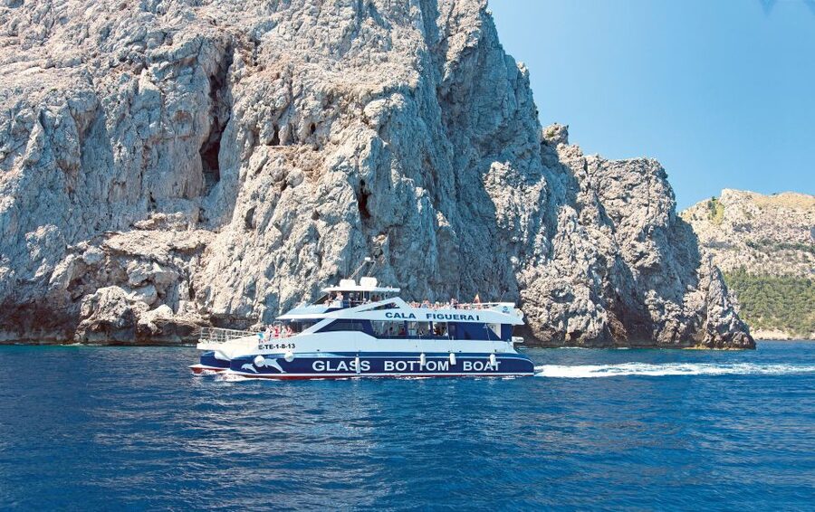 Alcudia: Boat Trip to Cap de Formentor and Formentor - Sightseeing Time at Sea: Balearic Views and Quick Photo Moments