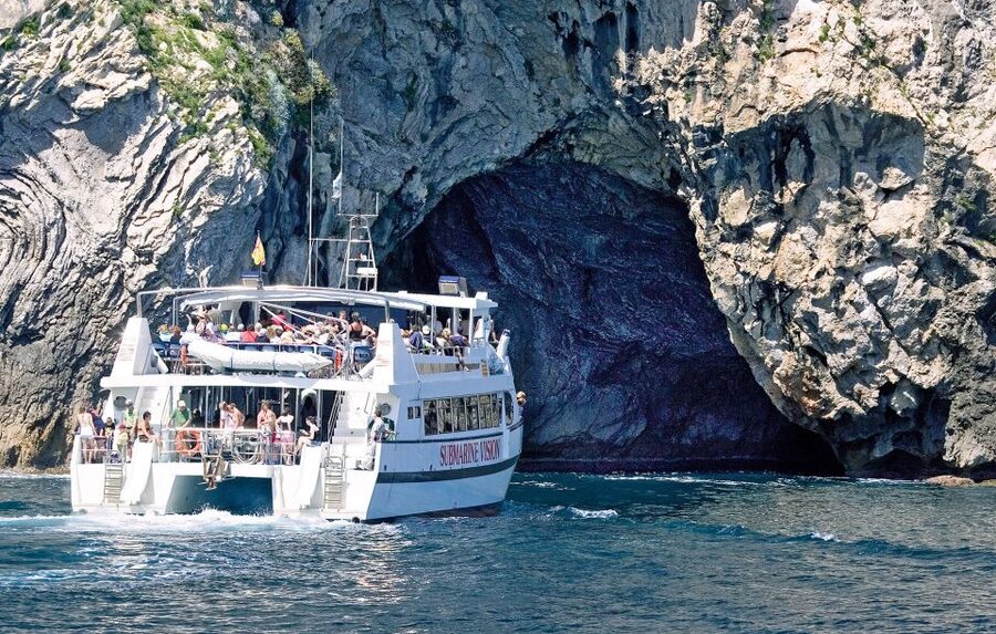 Alcudia: Boat Trip to Coll Baix - The Coll Baix swim stop: how to time your photos and your legs