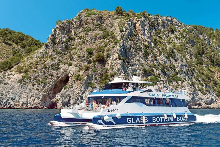 Alcudia: Boat Trip to Coll Baix - Best spots on the boat for views and less seasickness