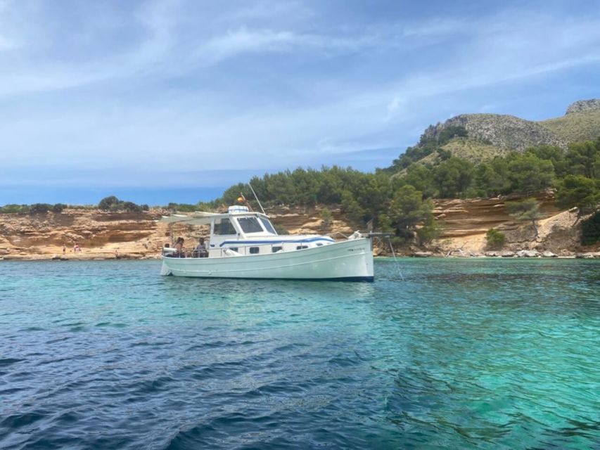 Alcudia: Traditional Wooden Boat Trip with Snorkeling - Getting oriented: Pier 5, Bistro Mar, and the small-group flow