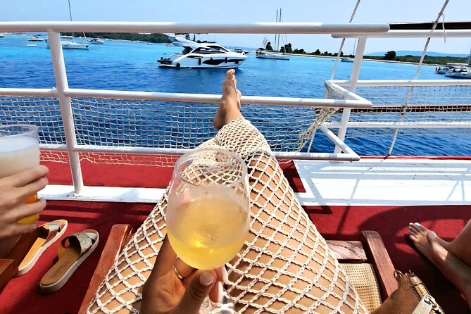 All-Inclusive Blue Lagoon & 3 Island Boat Tour with Food & Drinks - St. Fumija Bay: the quieter final swim with fruit on deck