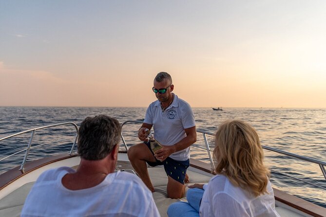 Amalfi Boat Tour from to Positano Praiano or Amalfi. 7 hours - Lunch at sea-only restaurants: when the captain gives you a real advantage