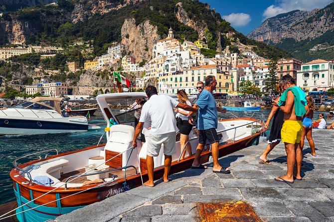 Amalfi Coast Boat Tour from Sorrento with Positano Visit - On-Board Comfort: Seats, Snacks, and the Small-Group Advantage