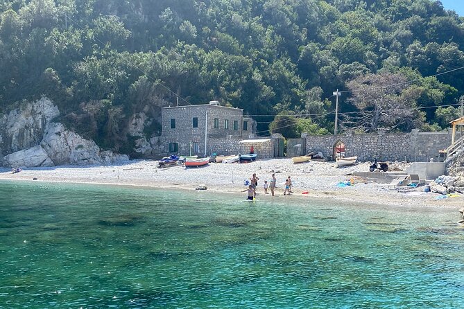 Amalfi Coast Small Group Day Boat Tour with Limoncello Onboard - Limoncello onboard: lunch that prevents the day from turning expensive