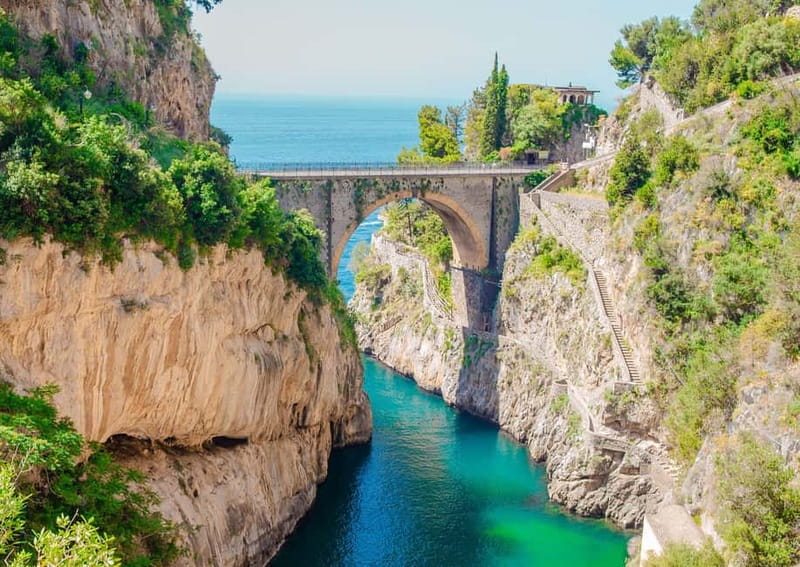 Amalfi: Sunset Boat Tour with Fruit and Drinks - Why this sunset cruise beats the day-boat shuffle