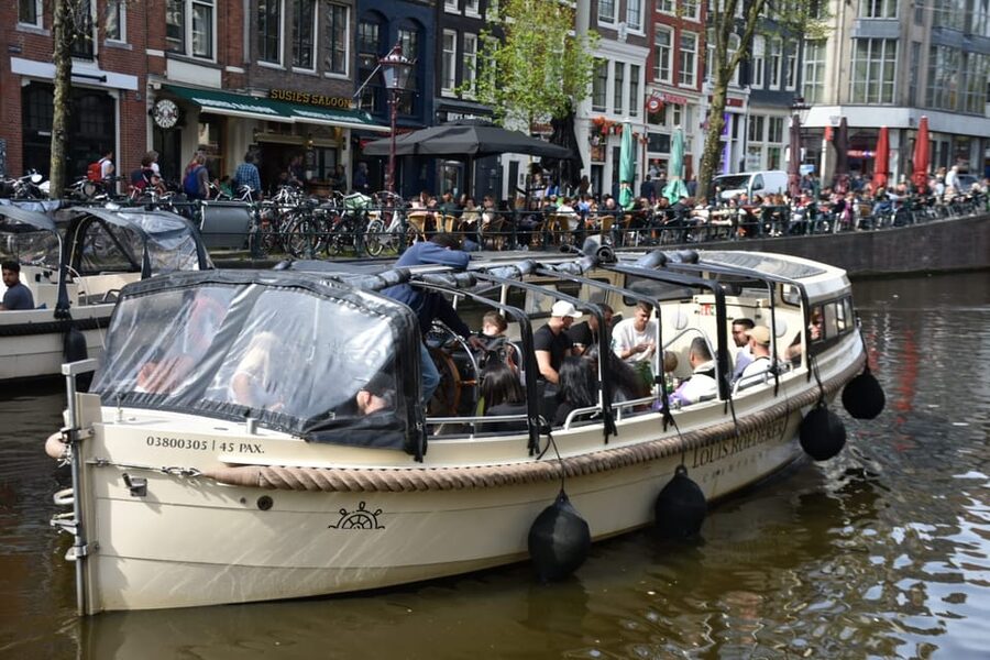 Amsterdam: 420 Smoke-Friendly Boat Tour - Timing tips: when to book for the best experience