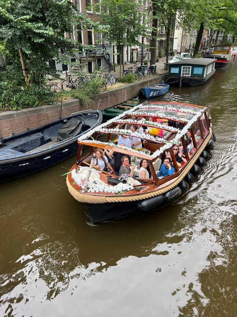 Amsterdam: Boat Tour with Optional Unlimited Drinks - Key things to know before you go