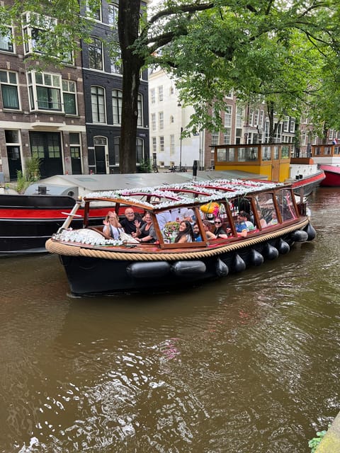 Amsterdam: Boat Tour with Optional Unlimited Drinks - 45 minutes on the water: why this cruise feels different