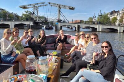 Amsterdam canal cruise in open boat – Guided tour - Route you can picture: Prinsengracht → Herengracht → Keizersgracht → Amstel