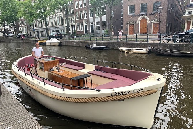 Amsterdam canal cruise in open boat – Guided tour - Price and value: is $24.19 a good deal?