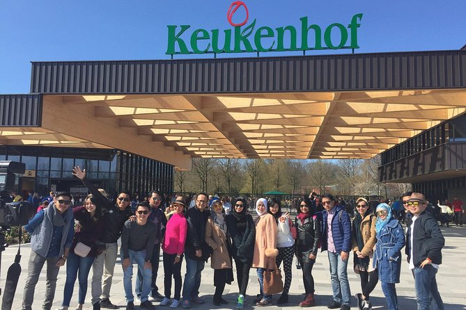 Amsterdam: Keukenhof Tulip Gardens and Giethoorn with Boat Tour - The Transit Ride: Dutch Countryside and the Art of Not Rushing