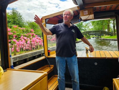 Amsterdam: Live GuideD Giethoorn Boat Tour & Cheese Platter - Giethoorn by Boat: What the 1-Hour Cruise Really Gives You
