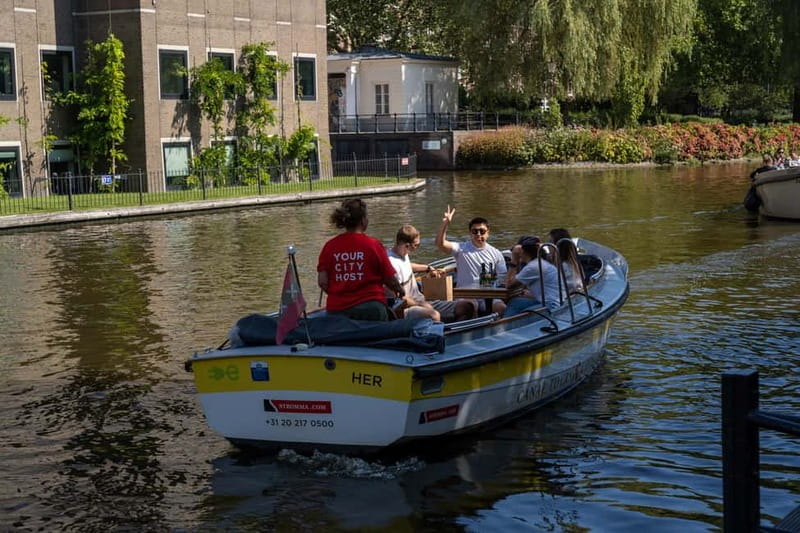 Amsterdam: Open Boat Tour of Canals with Expert Local Guide - Price and Value: Is $26 for 60 Minutes a Smart Spend?