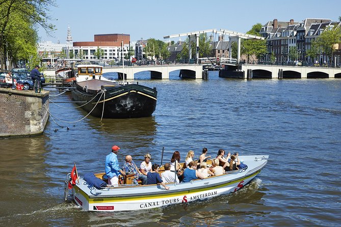 Amsterdam Open Boat Tour with Local Guide - The Seven Bridges View: Why This Stop Works