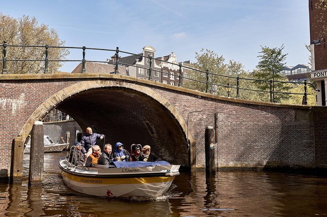 Amsterdam Open Boat Tour with Local Guide - Boat Comfort, Group Size, and What Smart-Casual Really Means