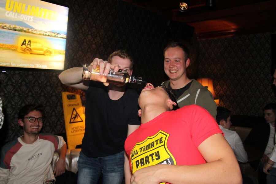 Amsterdam: Red-Light District Pub Crawl and Booze Boat Tour - Small Details That Make a Big Difference