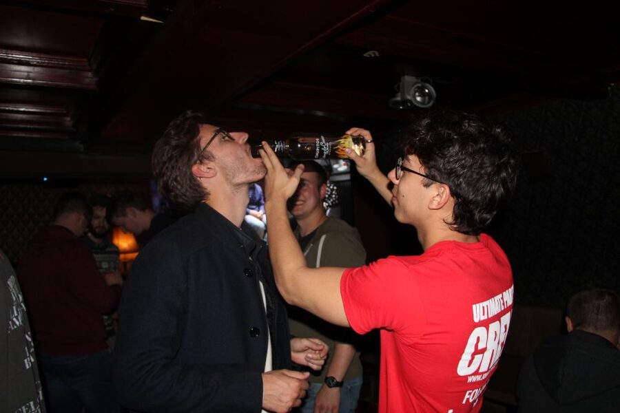 Amsterdam: Red-Light District Pub Crawl and Booze Boat Tour - Timing and Rules: What to Bring So the Night Doesn’t Stall