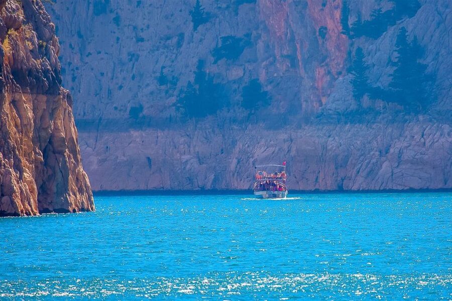 Antalya: Green Canyon Boat Trip w/Lunch near Green Lake - Lunch at a local restaurant with lake views
