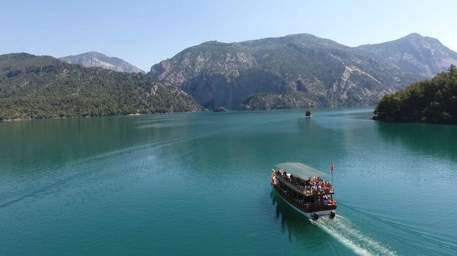 Antalya: Green Canyon Boat Trip with Lunch & Soft Drinks - Lunch at the Lakeside Restaurant: Local Food With a Scenic Bonus