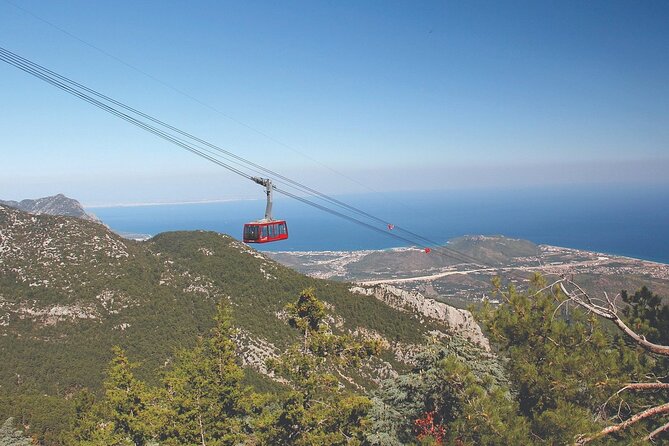 Antalya : Guided Old City Tour w/Cable Car&Waterfalls & Boat Trip - Hadrian’s Gate and Kaleiçi Marina: the guided Old Town core