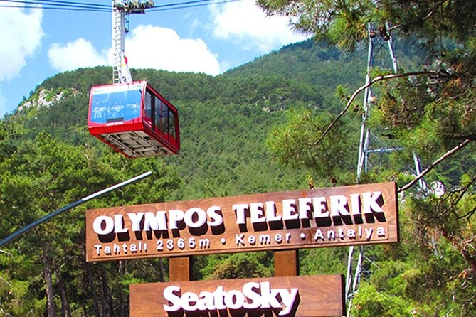 Antalya : Guided Old City Tour w/Cable Car&Waterfalls & Boat Trip - Old Bazaar time in narrow lanes (and the silver shop stop)