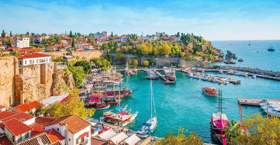 Antalya: Guided Old Town Tour with Boat Trip and Lunch - Entering Kaleiçi: Ottoman streets, ancient walls, and Hadrian’s Gate